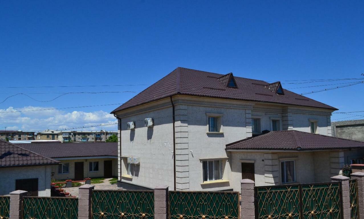 Family Hotel Balqash Buitenkant foto