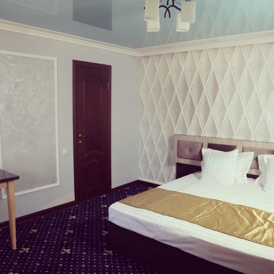 Family Hotel Balqash Buitenkant foto