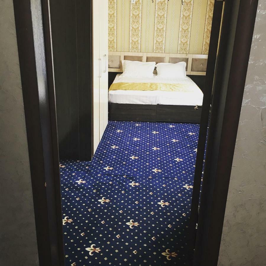 Family Hotel Balqash Buitenkant foto